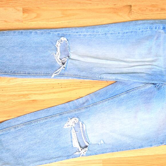 American Eagle women's Mom Jean Distressed size 4 - Picture 2 of 8